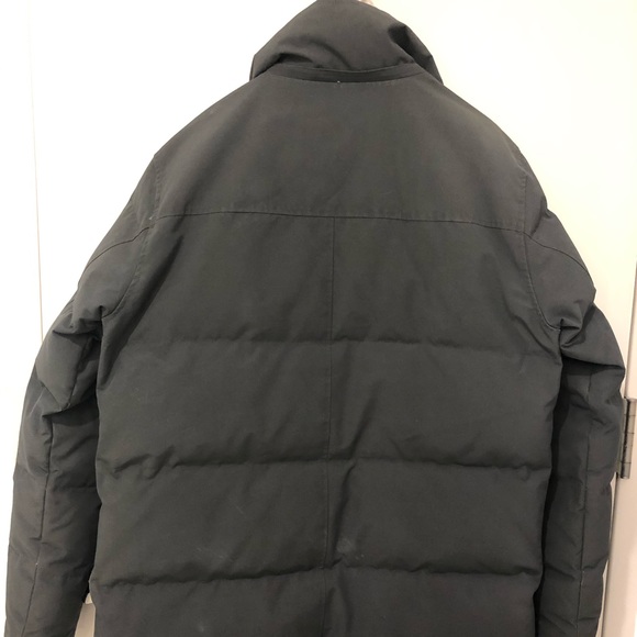Authentic Canada Goose Wyndham Parka - Picture 6 of 8